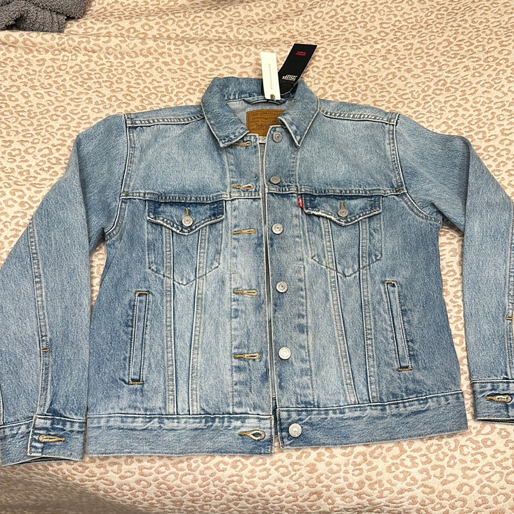 NWT Levi’s Ex-Boyfriend Trucker Denim Jacket sz S medium wash Anthropologie
